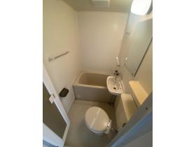 ��e�ʂ̎��[�����͓I�ł��B